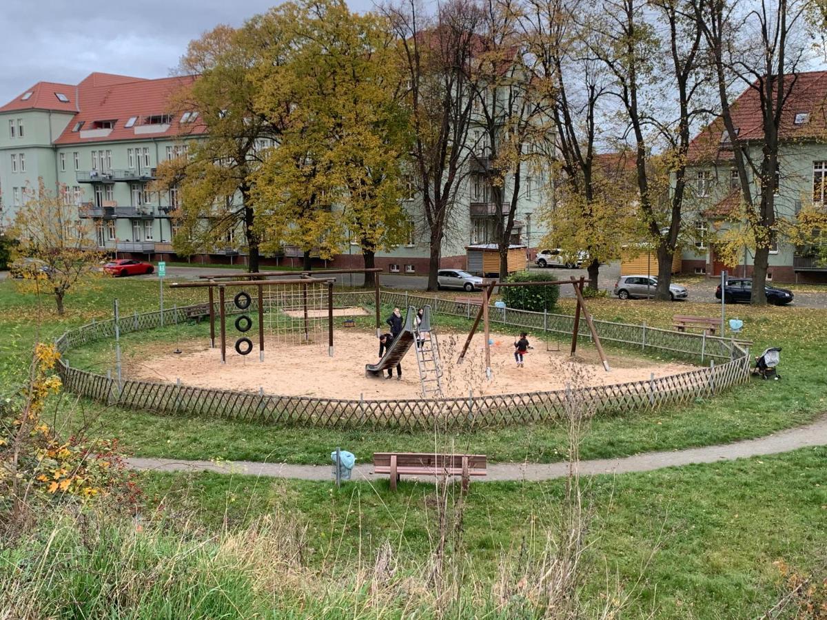 Ruhig - Privatparkplatz - Barrierearm Quiet - Private Car Park - Low Barrier Magdeburg Eksteriør billede